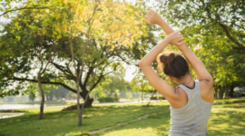 Paparan sinar matahari pagi membantu tubuh memproduksi vitamin D yang penting untuk kesehatan tulang dan daya tahan tubuh.