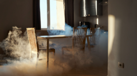 Aktivitas rumah tangga yang menghasilkan asap dapat menurunkan kualitas udara di dalam ruangan dan berdampak pada kesehatan pernapasan.