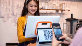 Pelaku UMKM memanfaatkan pembayaran digital QRIS untuk mempercepat transaksi dan meningkatkan efisiensi bisnis.