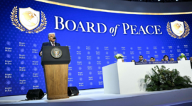 Presiden Amerika Serikat Donald Trump menyampaikan pidato saat peluncuran Board of Peace, sebuah inisiatif diplomasi global yang digagas Amerika Serikat.
(Foto: AFP)