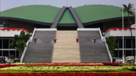 Gedung DPR RI Senayan sebagai pusat kegiatan politik nasional
Sumber Gambar: Website resmi DPR RI
