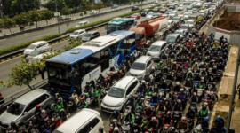 Ilustrasi lalu lintas di Jakarta saat aturan ganjil-genap ditiadakan pada 16 Januari 2026 bertepatan dengan libur Isra Miraj, semua kendaraan diperbolehkan melintas.
(Sumber: Jakarta Post / Ilustrasi)