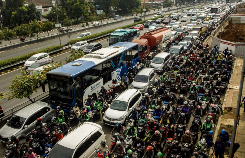 Ilustrasi lalu lintas di Jakarta saat aturan ganjil-genap ditiadakan pada 16 Januari 2026 bertepatan dengan libur Isra Miraj, semua kendaraan diperbolehkan melintas.
(Sumber: Jakarta Post / Ilustrasi)