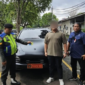 Foto: Porsche Cayenne kedapatan memakai pelat Kemhan RI di Halim, Jaktim. (dok. Instagram Kemhan RI)