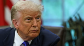 Donald Trump menghadiri pertemuan resmi di Gedung Putih terkait perkembangan hubungan AS dan Iran.
(Foto: AP Photo / Sumber Terverifikasi)