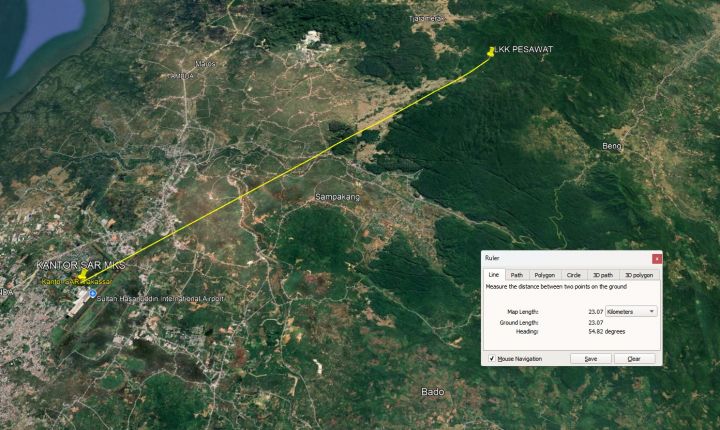 Peta menunjukkan jalur penerbangan ATR 42-500 Indonesia Air Transport PK-THT menuju koordinat terakhir di Maros, Sulawesi Selatan, sebelum hilang kontak.
