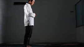 Ilustrasi gerakan sholat ; Ilustrasi sholat : takbir , ruku', sujud, ; Fahmi sholat ; berdoa, tahiyat