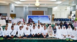 Gubernur NTB Hadiahkan Umrah kepada 33 Tokoh Pengabdi, Lepas Keberangkatan di Pendopo ( Poto : Pemprov,NTB)