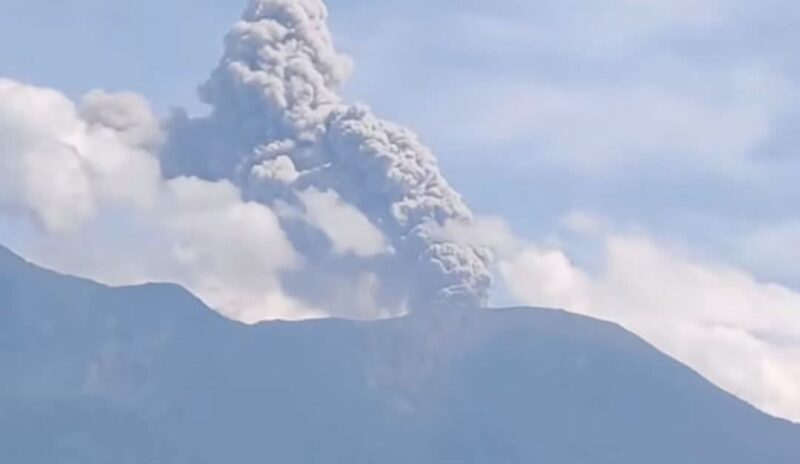 Gunung Marapi Kembali Erupsi, Warga Diimbau Waspada