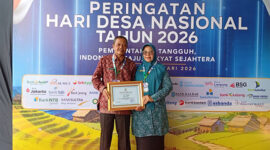 Kepala Desa Talang Lindung Zulfajri SH menerima Penghargaan Pemerintahan Desa dan Kelurahan Award di Hari Desa Nasional 2026.
(Foto: ALbrita.com)