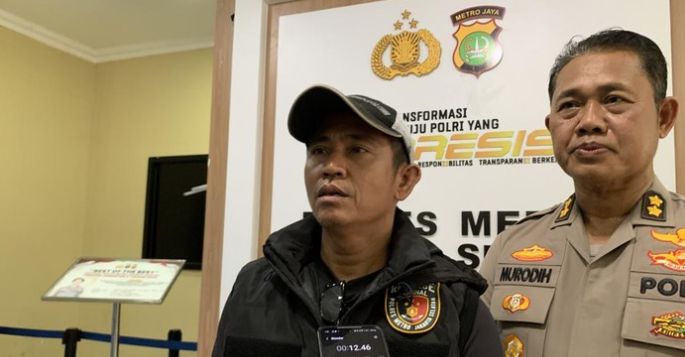 Plh Kanit Krimum Polres Jaksel Iptu Satrio (Kiri) (Taufiq/detikcom)