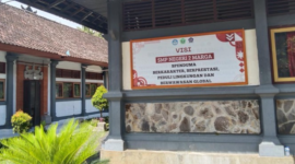 Belasan siswi SMPN 2 Marga mengalami kesurupan massal, Rabu (4/2/2026). (Krisna Pradipta/detikBali)