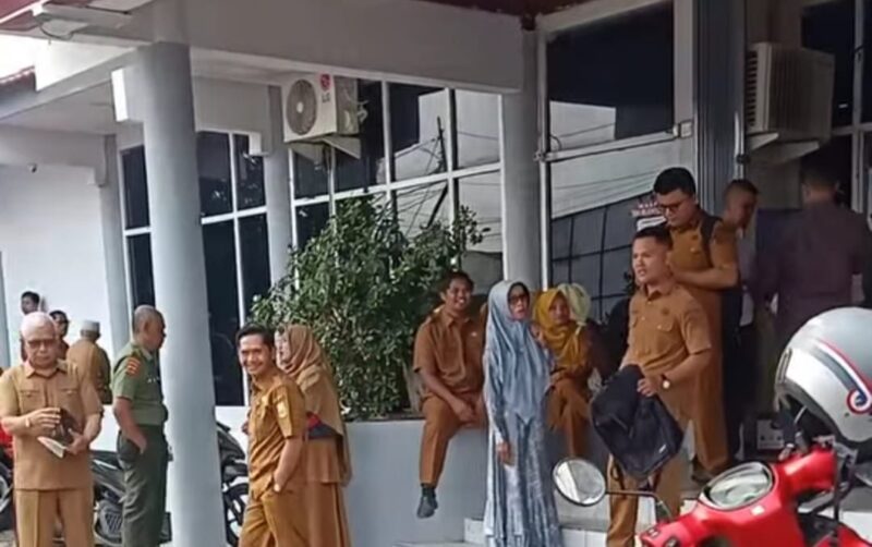 Nasabah Datangi Bank Jambi Sungai Penuh Usai Layanan Lumpuh dan Isu Saldo Raib