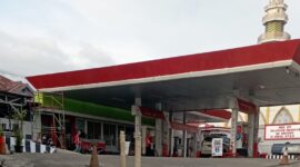 Penurunan Harga BBM Non-Subsidi Belum Berdampak, Antrean BBM Bersubsidi Masih Mengular di Sungai Penuh