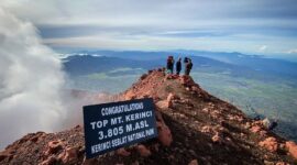 Pendaki Gunung Kerinci “Wajib” Pakai Guide Lokal