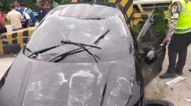 Mobil Diva Siregar ringsek usai kecelakaan di Tol Jagorawi. (Foto: dok. istimewa)