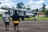 Foto: Pesawat Smart Air ditembaki saat mendarat di Bandara Korowai Batu, Kabupaten Boven Digoel, Papua Selatan. (dok. istimewa)