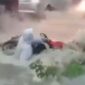 Seorang pelajar hilang terseret banjir bandang di Jalan Raya Bojong, Kabupaten Tegal, Rabu (4/2/2026). (Dok. Tangkapan Layar Video Warga)