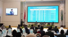 Anggota Tim Hisab Rukyat Kemenag, Cecep Nurwendaya dalam seminar posisi hilal penentuan awal Syawal 1447 H. (Kemenag )