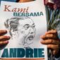 Seorang aktivis memegang poster saat demonstrasi mendukung Wakil Koordinator KontraS, Andrie Yunus, yang disiram air keras oleh orang tak dikenal, Yogyakarta, 14 Maret 2026. Wakil Koordinator Komisi untuk Orang Hilang dan Korban Tindak Kekerasan (KontraS), Andrie Yunus, mengalami serangan penyiraman air keras oleh orang tidak dikenal. (DEVI RAHMAN/AFP)