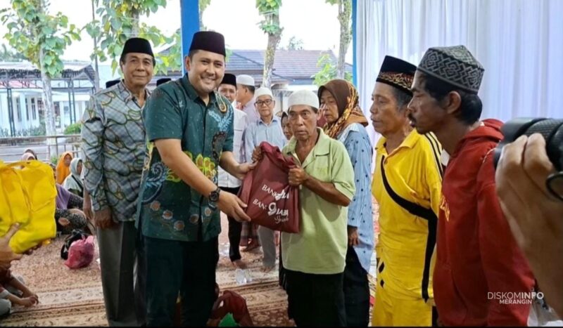 Bupati M. Syukur Sebut Petugas Kebersihan Pahlawan Kota, Pastikan Gaji Segera Dibayarkan