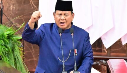 Presiden Prabowo Subianto menyampaikan pidato kenegaraan di forum resmi saat membahas arah kepemimpinan dan strategi Indonesia dalam politik global.