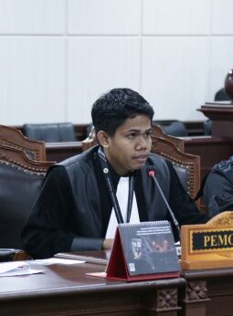 FAIN Gugat UU ASN, Menyoal Perlakuan Berbeda antara PNS dan PPPK