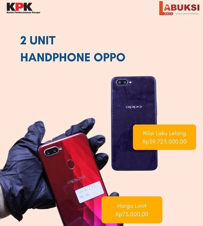 Paket berisi dua HP yang laku Rp 59,7 juta. (Dok. KPK)