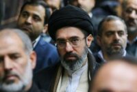 Mojtaba Khamenei Tiba-tiba Muncul dan Sampaikan Pesan untuk Negara Arab ( via REUTERS/Amir Kholousi/ CNBC Indonesia )
