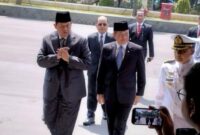 Foto: Presiden Ke-6 RI Susilo Bambang Yudhoyono disambut Wakil Menteri Pertahanan Donny Ermawan saat tiba untuk bertakziah atas wafatnya mantan Menteri Pertahanan Juwono Sudarsono di Gedung Kemhan (ANTARA/Bagus Ahmad Rizaldi)