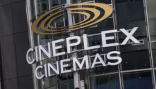 Salah satu jaringan bioskop Cineplex di Kanada yang kini dikabarkan tengah menarik minat investor global.(Photo by THE CANADIAN PRESS/Aaron Vincent Elkaim)