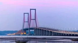 Jembatan Suramadu Ditutup Sementara untuk Uji Beban, Pengendara Diminta Atur Waktu Perjalanan ( Poto : dok.Berita satu.com)