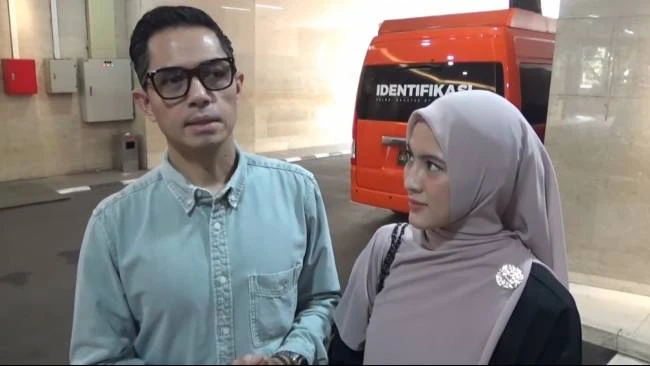 Dude Harlino dan Alyssa Soebandono Diperiksa Bareskrim ( dok.KompasTV/ Bongga Wangga )