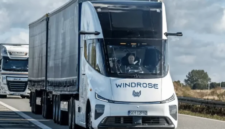 Windrose kirim truk listrik Class 8 pertama ke AS, jarak 450 mil, siap saingi Tesla.