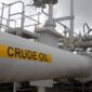 Foto: Ilustrasi: Labirin pipa dan katup minyak mentah di Strategic Petroleum Reserve di Freeport, Texas, AS 9 Juni 2016. REUTERS / Richard Carson / File Foto
