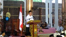 Wakil Gubernur Jambi menghadiri Tabligh Akbar dan Halal Bihalal Jambi 2026 di Masjid Agung Al-Falah bersama BKMT. ( Poto : JAMBIlink )
