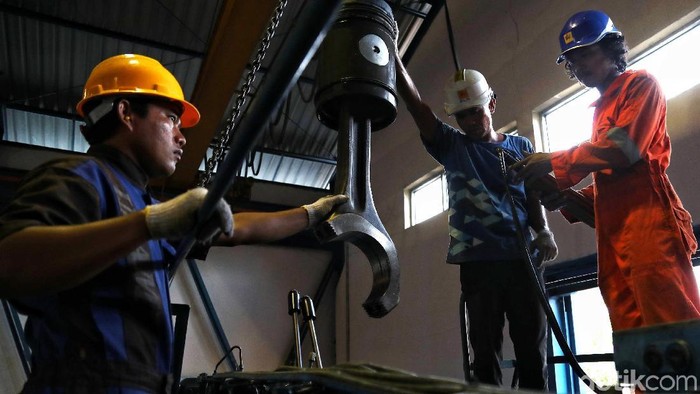 2.139 PLTD Akan Dipensiunkan, Pemerintah Tekan BBM dan Percepat Energi Bersih (ilustrasi poto :detikfinance/Pradita Utama)