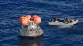 Kapsul Orion Artemis II Berhasil Mendarat di Samudra Pasifik, Seluruh Astronaut Selamat (dok.BBC NEWS INDONESIA)