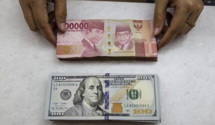 rupiah diproyeksi sentuh Rp17.400