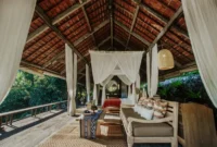 Dua hotel Indonesia, Buahan Bali dan Cempedak Island Resort, berhasil masuk daftar hotel dan resor terbaik di Asia 2026 versi Condé Nast Traveler berkat konsep unik dan ramah lingkungan. ( Poto : KOMPAS.com/Buahan,Bnayan Tree Escape )