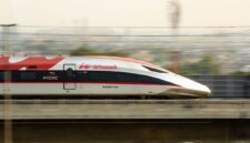 Rekor Baru Penumpang Kereta Cepat Whoosh Saat Lebaran 2026 ( dok.KCIC/KOMPAS.com )