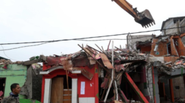 TNI AD Buka Suara soal Ricuh Pembongkaran Rumah di Lenteng Agung ( dok.CNN Indonesia )