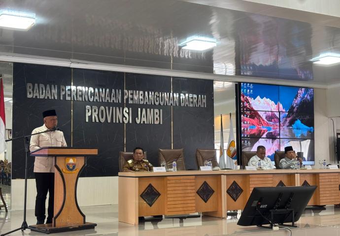 Prof.Ermaya Ingatkan Ancaman Krisis Energi hingga Ekonomi ( dok.JAMBIlink )