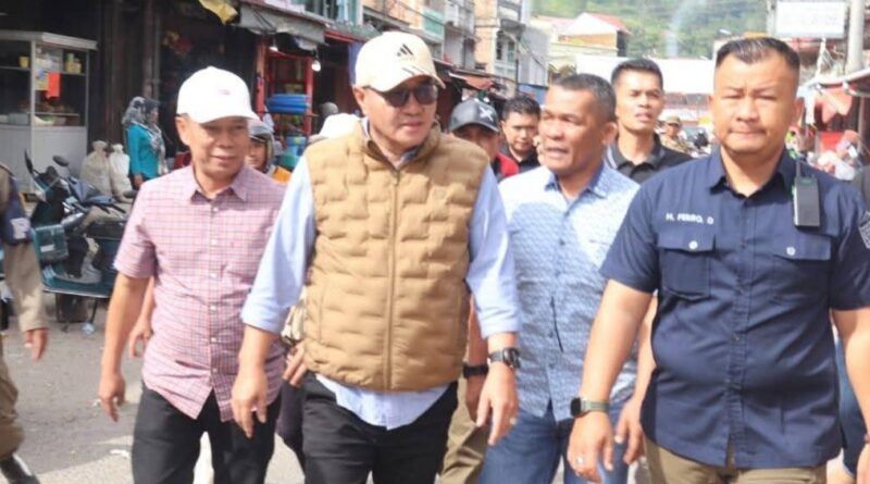 PKL Kembali ke Jalan, Relokasi Dianggap Gagal (Foto: Luhah.com)