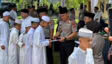 Kapolda Jambi, Irjen Pol Krisno Halomoan Siregar, silaturahmi ke Pondok Pesantren Tahfizul Qur’an Hasan Soleha Qim, di Desa Bukit Baling, Muaro Jambi, Rabu | foto : andra rawas