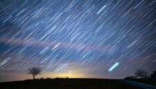 Ilustrasi Hujan Meteor Lyrids. (via University Hertfordshire)