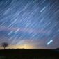 Ilustrasi Hujan Meteor Lyrids. (via University Hertfordshire)