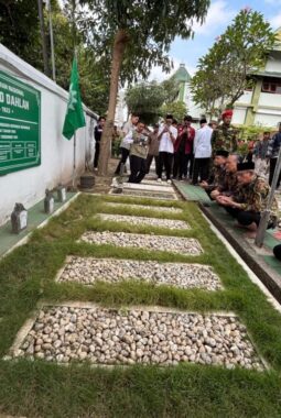 Salat di Dekat Kuburan, Bolehkah? Ini Penjelasan Muhammadiyah