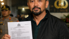 Ahmad Sahroni Buat Laporan Polisi, Ada Apa? ( Ilustrasi : AI )