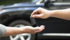 lustrasi pembelian mobil baru. Foto: dok. Auto